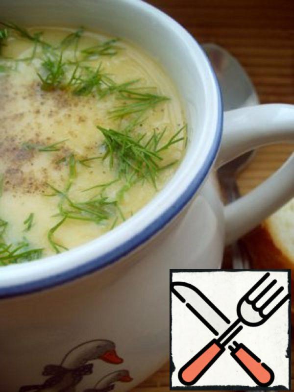 Serve soup, sprinkled with ground coriander and chopped dill. If you want to add meat and serve, not as a lean option, you can do very simply - a little fry in a small amount of vegetable oil, bacon cubes and add them directly to the plate.