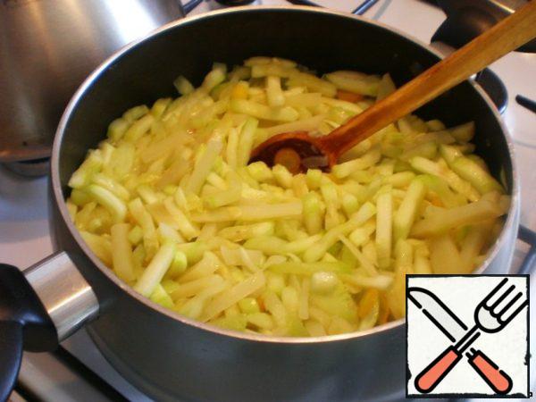 Stirring, simmer for 7 minutes.