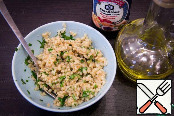 Add the dressing to the prepared bulgur and stir.