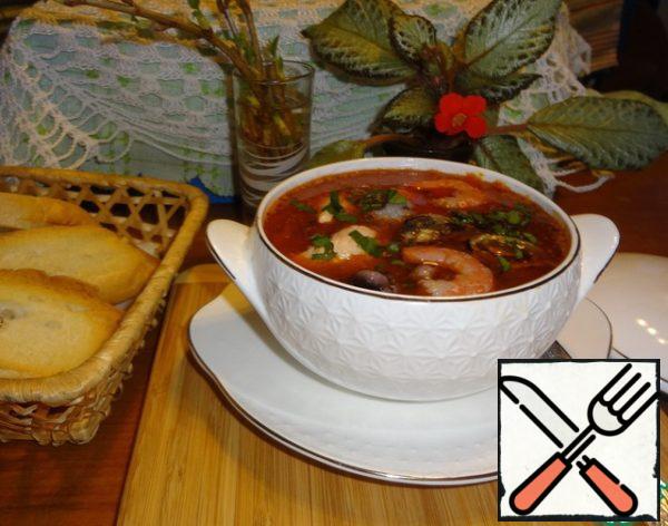 Serve soup with pre-roasted in the oven with slices of baguette.