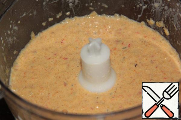 Mix the baked and fried vegetables in a blender and whisk with cream.
