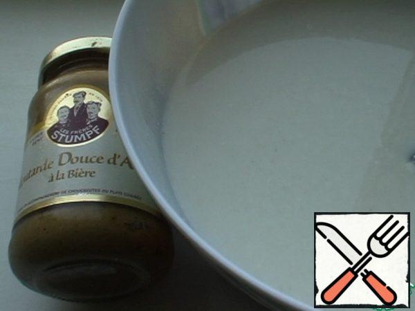 The ratio is simple - mix 1 liter of yogurt with 1 tablespoon of mustard (do not be afraid - this is not enough - then adjust to your taste, but slowly).
