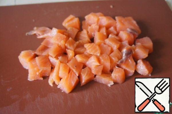 Cut the skinless fillet into large cubes (about 1.5 x 1.5 cm) and set aside.
