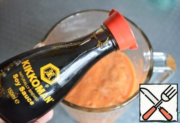 Add soy sauce. You can add a few pieces of ice to taste.
