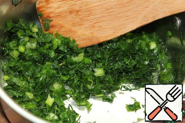 Onions and dill should let the juice.
