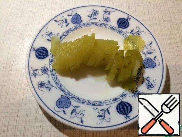 Peel and cut the cucumber into small slices.
