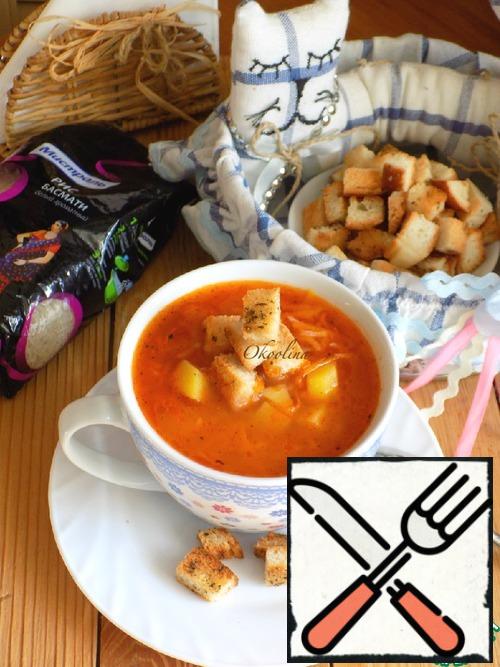 Serve soup, adding to it crackers. Crackers are fragrant and tasty. This addition to soup, can be their and not to do. 