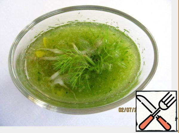 Put in the glass a few germs of soybean and decorate with a sprig of dill. Put the glasses in the refrigerator for 15 minutes. Before serving, you can throw a piece of ice in each glass.
You can decorate with a spoon of whipped cream.