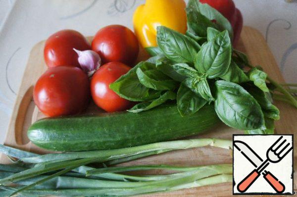 Prepare the vegetables, wash them.
