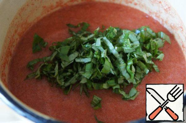 Add the sliced basil and vegetable oil. Ready.