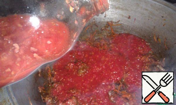 Add tomato juice. Mix well and bring to a boil. Boil for 5 minutes.