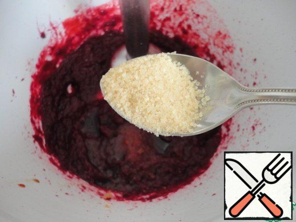 Add sugar, lemon juice.
