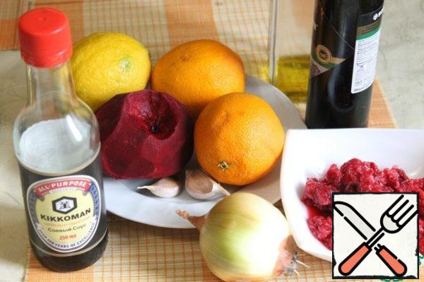 Products for gazpacho with beetroot.
