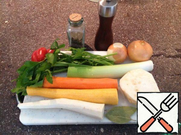 Prepare the vegetables.