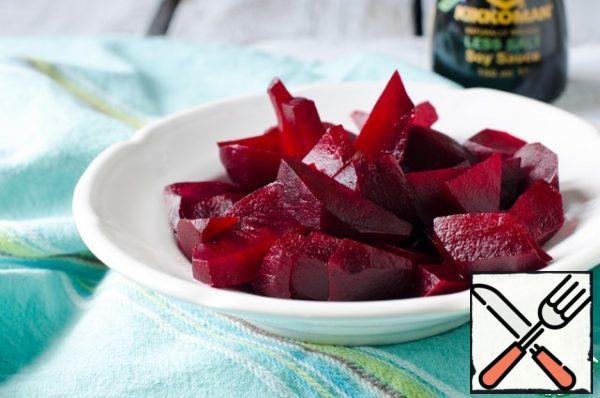 Boil or bake beetroot until cooked. I baked for about an hour. Cut it in slices. 