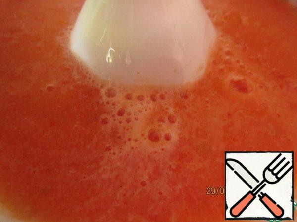 Mix all the ingredients in a bowl, add salt and pepper to taste. Whisk in a blender, season with salt and pepper.
