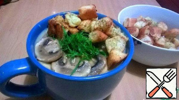 Potato and Mushroom Cream Soup with Croutons Recipe