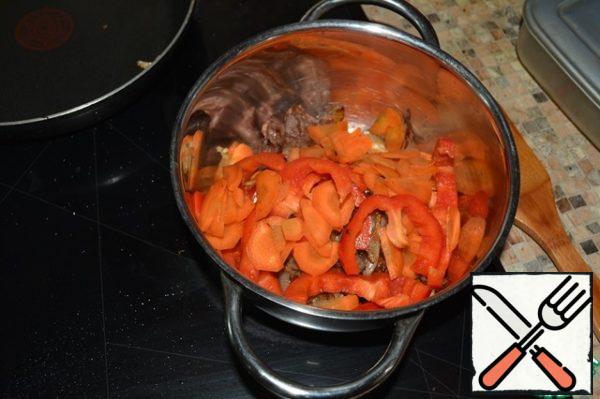 Fry the carrots and bell peppers (quite a bit).
