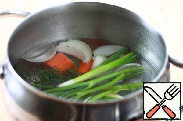 Cook the vegetable broth. For the broth, I took the potatoes, carrots, onions, stems from parsley and dill and white part of green onions. You can use any other vegetables you like.