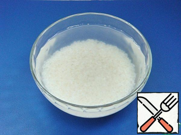 Pour cold water over the rice, cover with a paper napkin and leave for 1-2 hours, and can be from morning to evening or from evening to morning. In this case, the rice is softened and it is necessary to cook much less. As a result, it retains much more nutrients.