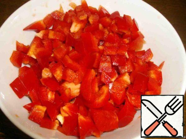 Cut into small cubes of pepper.