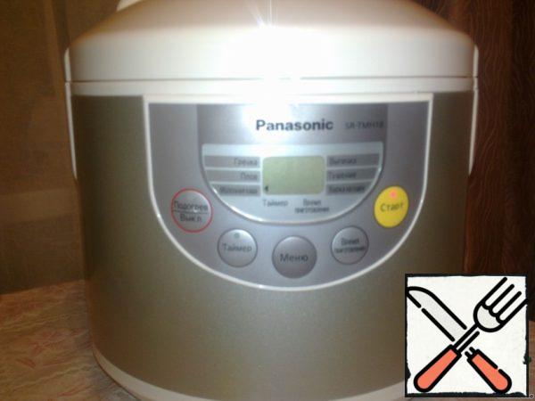 Pan put in a slow cooker and choose the mode of "milk porridge". By the time the cooking process takes about an hour.
The great thing is that you do not need to look for milk. It's not running anywhere!!!