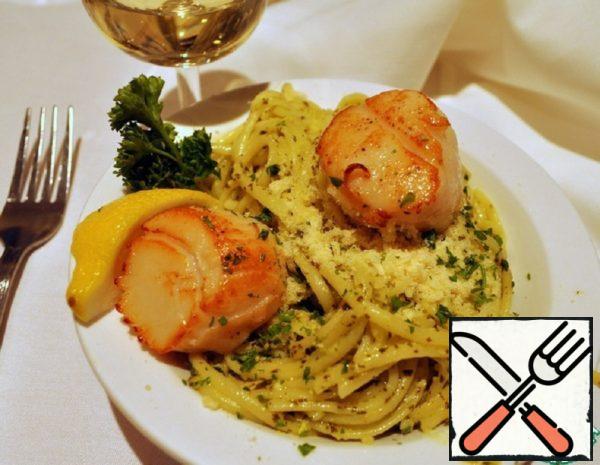 Scallops with Pasta with Basil Sauce Recipe