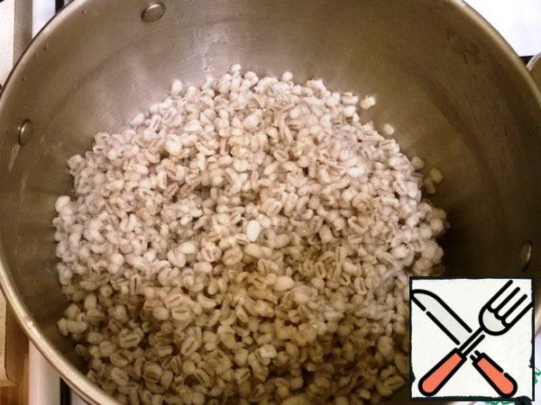 Pearl barley should be soaked for at least 2 hours. Then boil until tender (40-50 minutes).