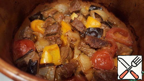Take the pot. Try... Fragrant meat with delicious vegetables is ready!
