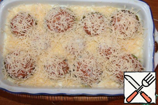 Top sprinkle with grated cheese and bake at 180 degrees for 20 minutes. If you use a frozen blank, then sprinkle with cheese to increase the baking time for 5-10 minutes.
