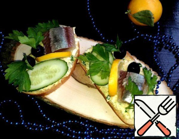 Sandwich with herring "Simple and tasty" Recipe