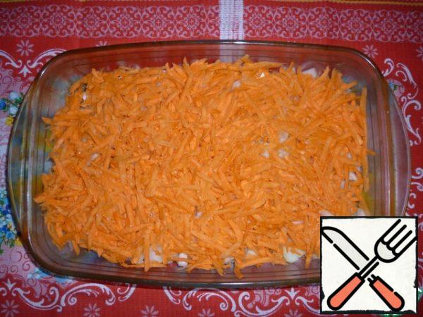 Grate carrots, put on rice.