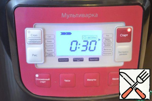 Close the slow cooker and set the "steaming" mode for 30 minutes.
