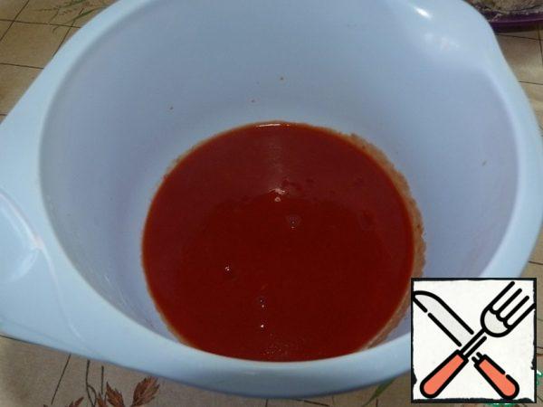 You can make tomato gravy in your own way, in another way. Or you can make any other gravy.
I do very simple-tomato. For tomato gravy, I mix tomato paste and hot boiled water in a bowl. I add a little salt and a pinch of sugar.