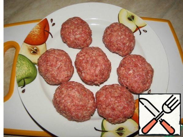 Shape the chops and put them in the refrigerator for 20 minutes.
