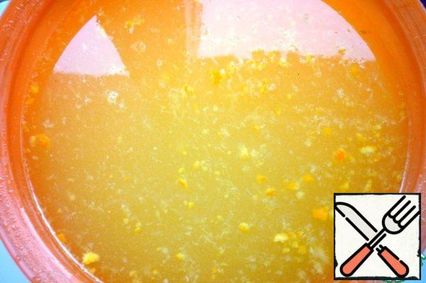 Add sugar to taste (I put 1 cup) and pour in 4 liters of water.
Leave for 4 hours, stirring occasionally.
