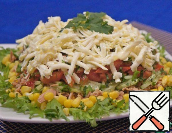 The salad is ready!