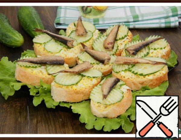 Sandwiches with Sprats and Cucumber "Light" Recipe