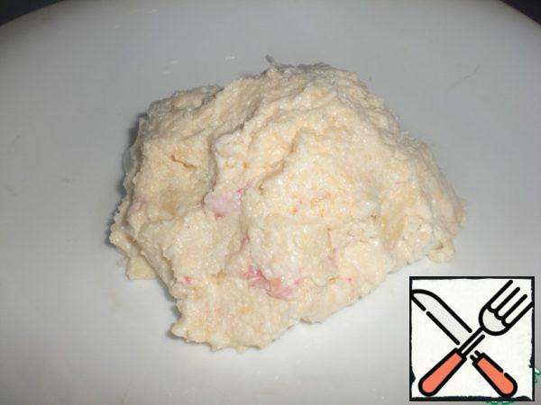 Spread the resulting cream on a pancake.
