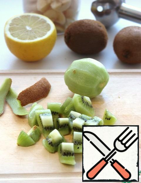 Peel and chop the kiwis.
In the bowl of a blender chop everything into a puree.