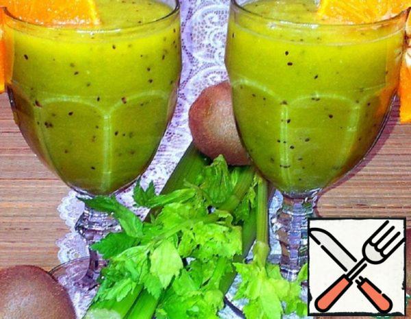 Kiwi, Celery and Mandarin Smoothie Recipe