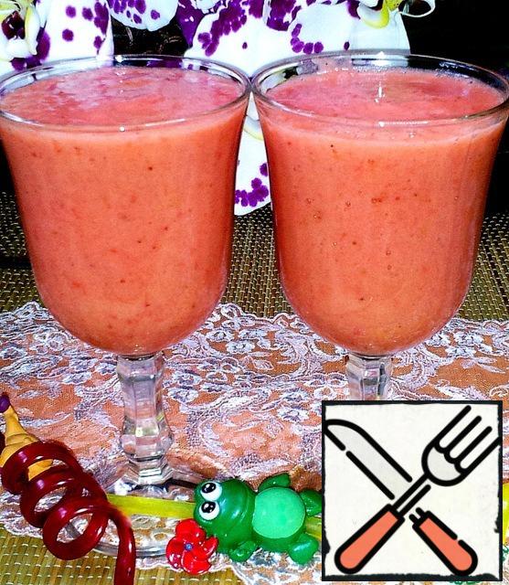Smoothie is fragrant, sweet and very tasty!