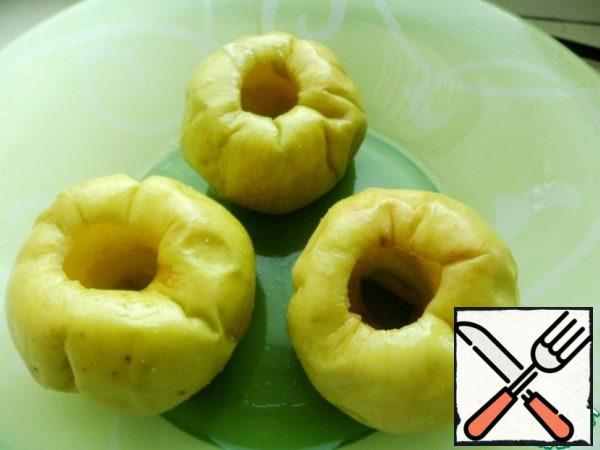 Bake shackle-free apples in the microwave for 7 minutes until soft.