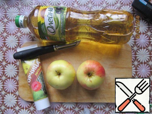 Apples peel, remove core and cut into slices. Add to apples 50 ml water, lemon juice and sugar and simmer, stirring occasionally. Simmer until tender, apples should be easily rubbed with a spoon.