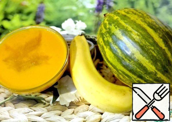 Mashed melon, banana, papaya and passion fruit.
