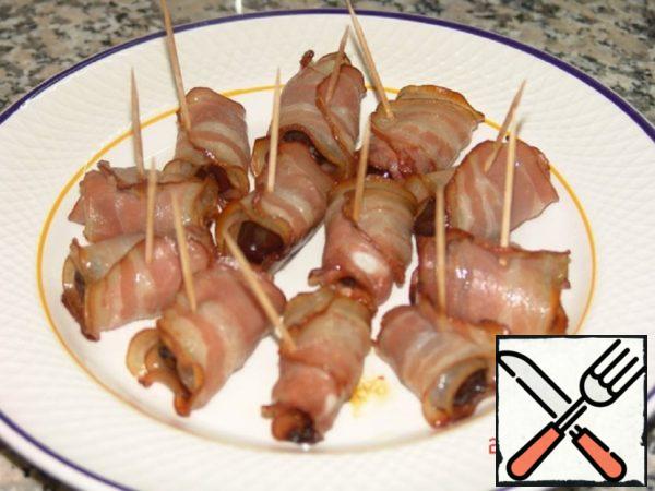 Canapes with Bacon and Date Recipe