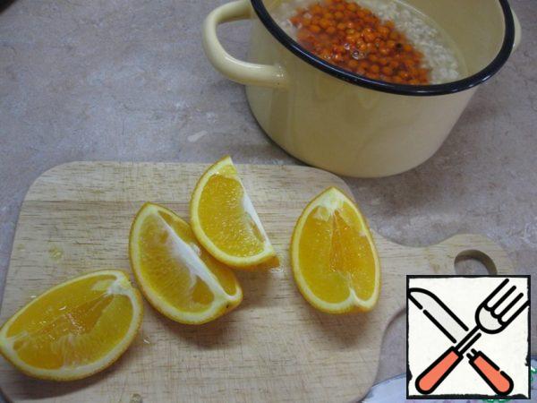 Squeeze the same juice of an orange.