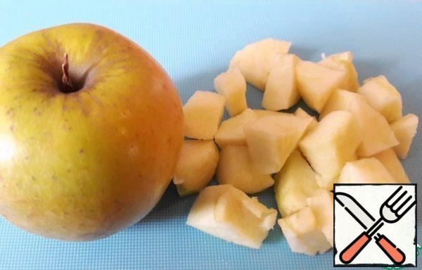 Peeled apples cut into cubes. To avoid darkening, you can sprinkle with lemon juice.