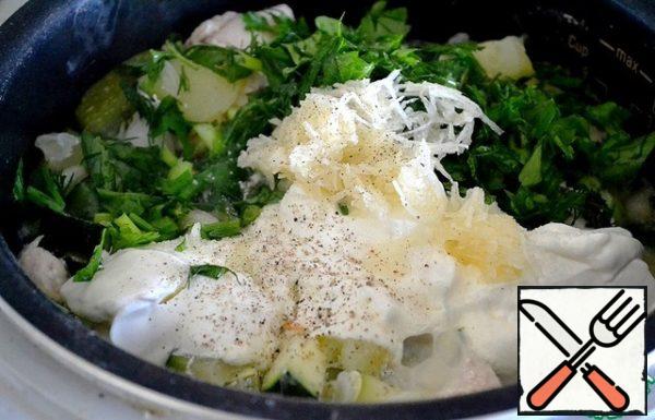 Put a thick sour cream, salt and pepper, add chopped greens - green onions, dill, parsley, etc., to taste.
Be sure to put finely grated garlic.
All relish dishes-in sauce, it should be a lot, because do not spare sour cream and garlic.