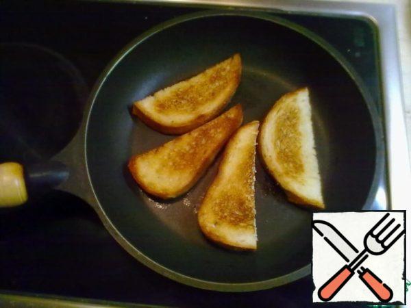 Fry the slices in a hot pan until Golden brown. Remove and cool on wire rack.